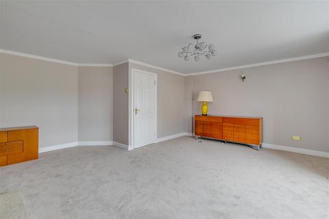 4 Lattimer Place, London, W4 2UA