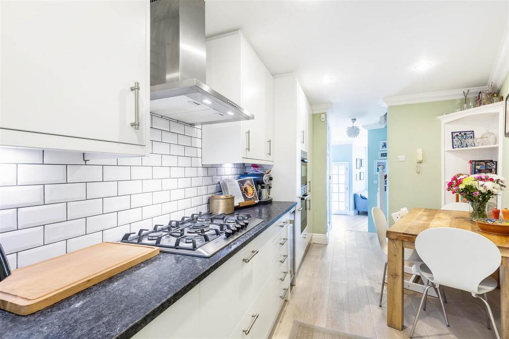 Dryburgh Road, Putney, SW15 2 bed terraced house for sale £795,000