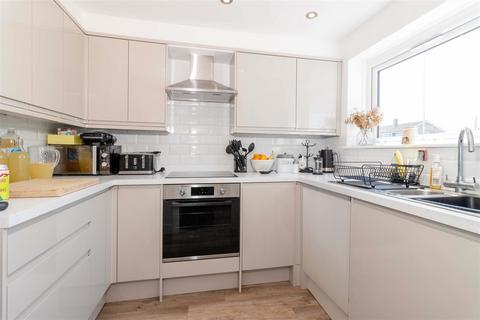 1 Boxgrove, Goring By Sea, Worthing, BN12 6BL