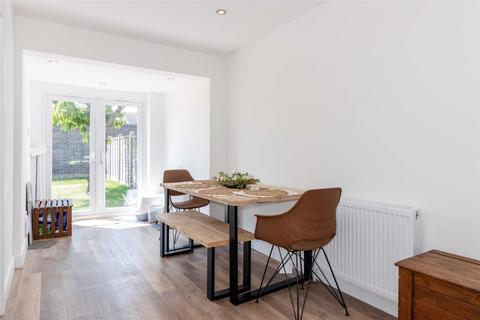 1 Boxgrove, Goring By Sea, Worthing, BN12 6BL