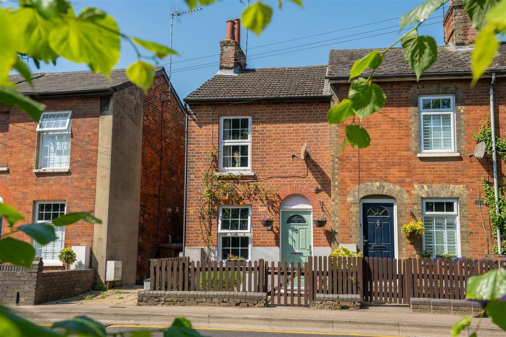 Old Park Road, Hitchin 2 bed end of terrace house for sale £375,000