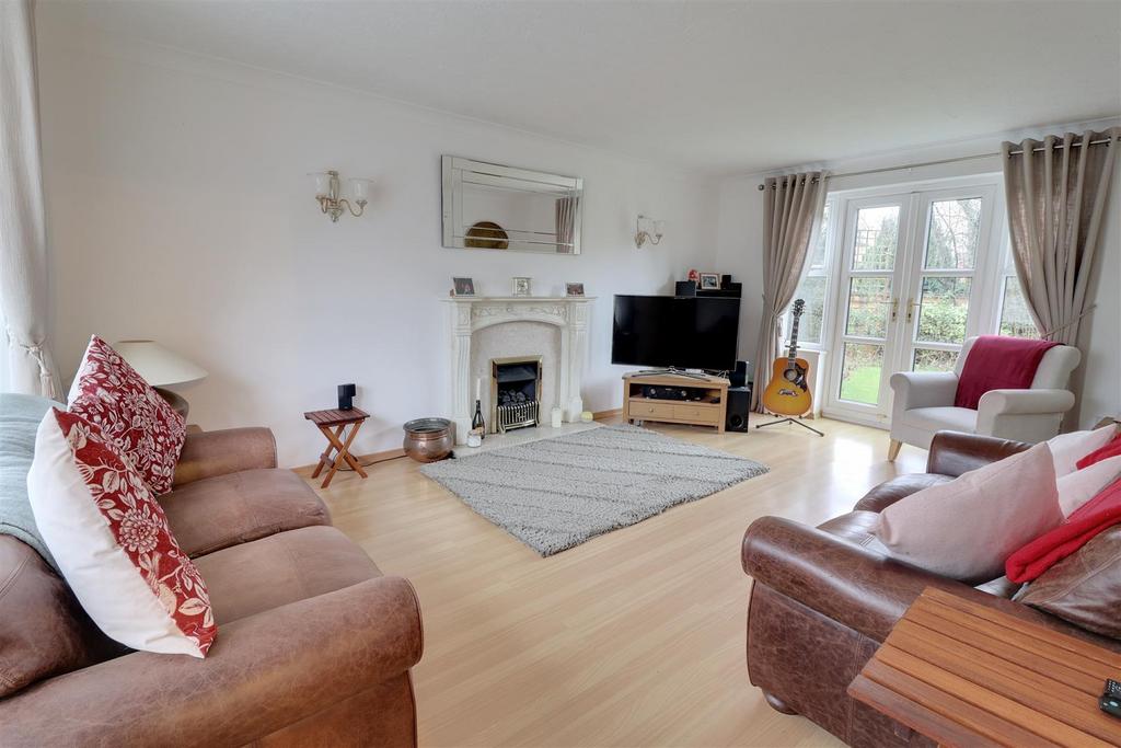 Newstead Road, Barnwood, Gloucester 5 bed detached house for sale £533,000