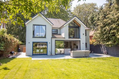 28 Coppice Avenue, Great Shelford, Cambridge, CB22 5AQ