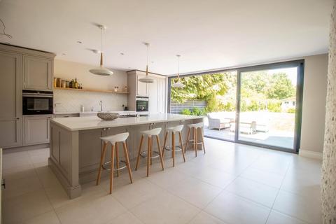 28 Coppice Avenue, Great Shelford, Cambridge, CB22 5AQ