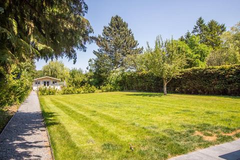 28 Coppice Avenue, Great Shelford, Cambridge, CB22 5AQ