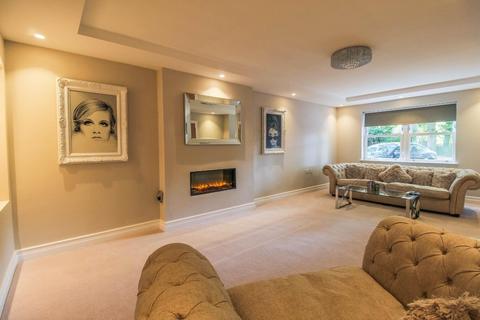 28 Coppice Avenue, Great Shelford, Cambridge, CB22 5AQ