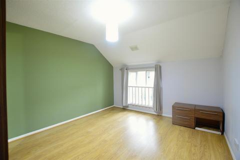 65 Cobb Close, Datchet, Slough, SL3 9QU