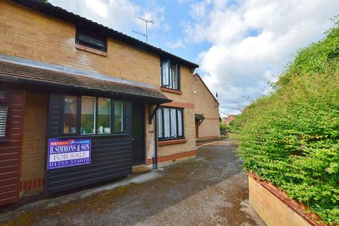 65 Cobb Close, Datchet, Slough, SL3 9QU