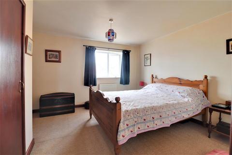 13 Cedar Gardens, Stonehouse, GL10 2EA