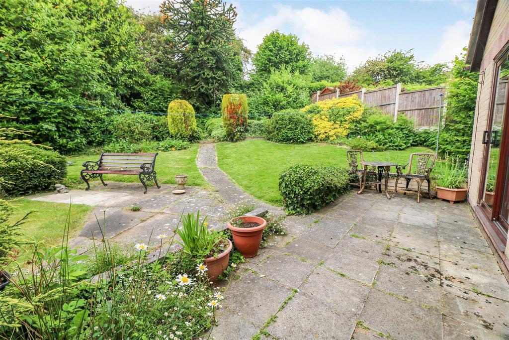 Fenton Fields, Kimberworth, Rotherham 2 bed detached bungalow for sale