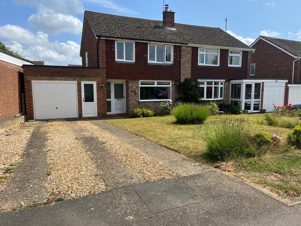 Townley Way, Earls Barton, Northamptonsdhire NN6 3 bed semidetached