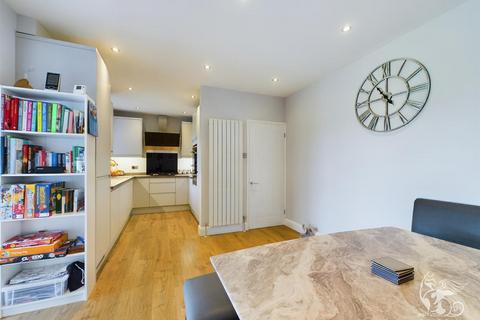 3 bedroom semi-detached house for sale - Carlton Road, Grays