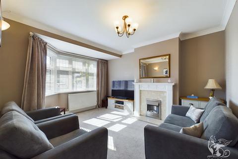 3 bedroom semi-detached house for sale - Carlton Road, Grays