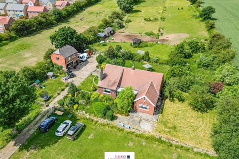 3 bedroom bungalow for sale - Second Lane, Wickersley, Rotherham