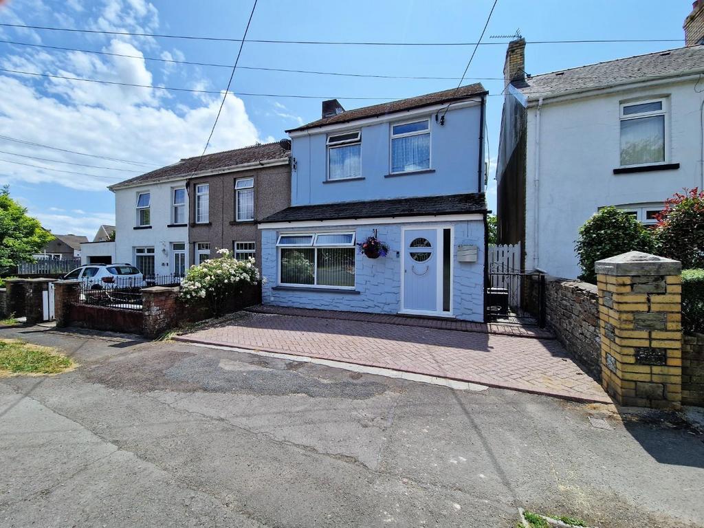 Hendre Road, Pencoed, Bridgend 4 bed semidetached house £280,000