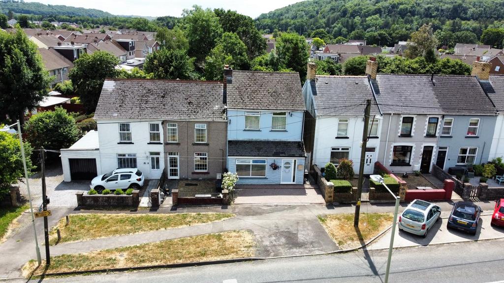 Hendre Road, Pencoed, Bridgend 4 bed semidetached house £230,000