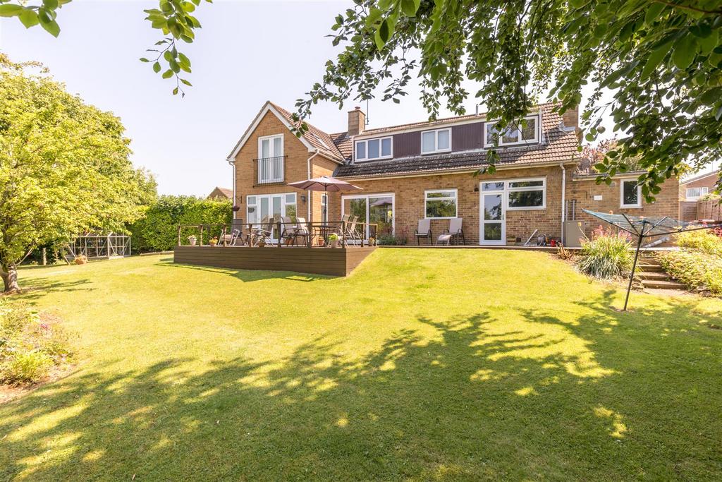 Dashwood Rise, Duns Tew 4 bed chalet for sale £550,000