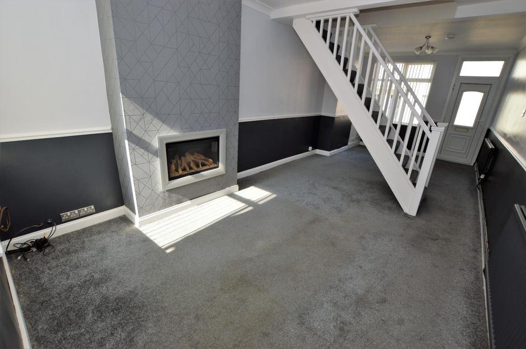 Lounge-dining room