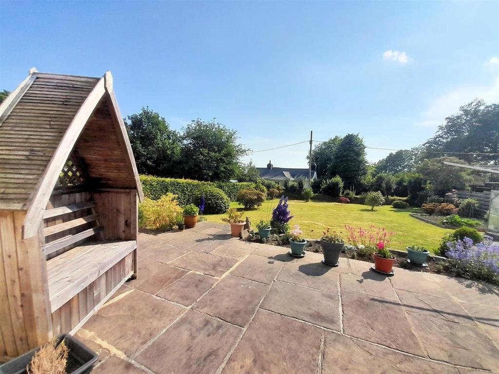 Brentor Road, Mary Tavy, Tavistock 3 bed detached bungalow for sale £525,000