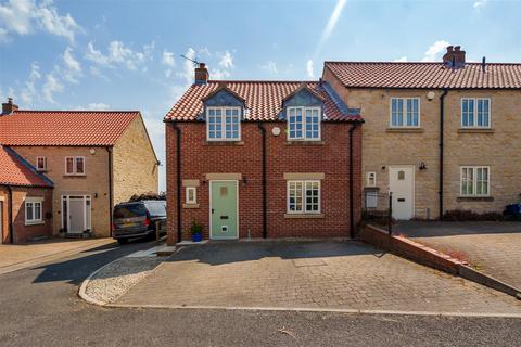 12 Pearsons Yard, Swinton, Malton, YO17 6TF