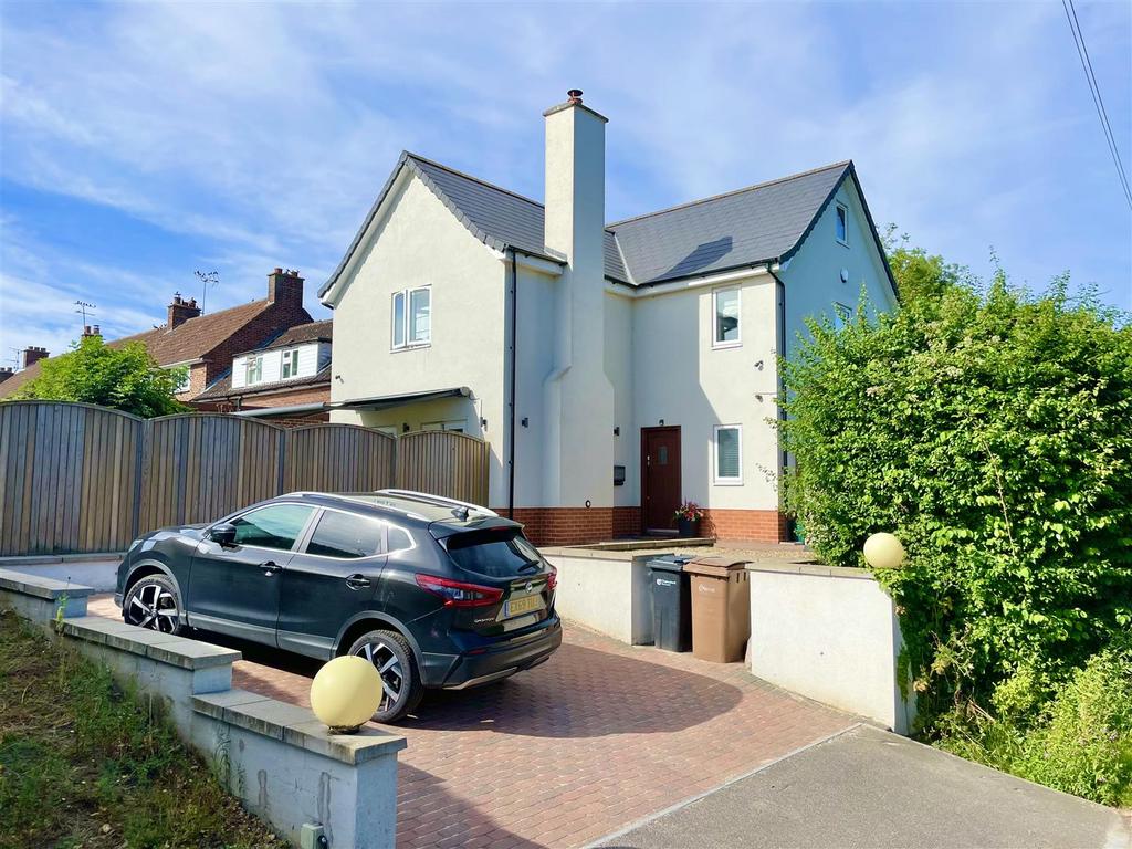 Pleshey Road, Ford End, Chelmsford 3 bed detached house for sale £530,000
