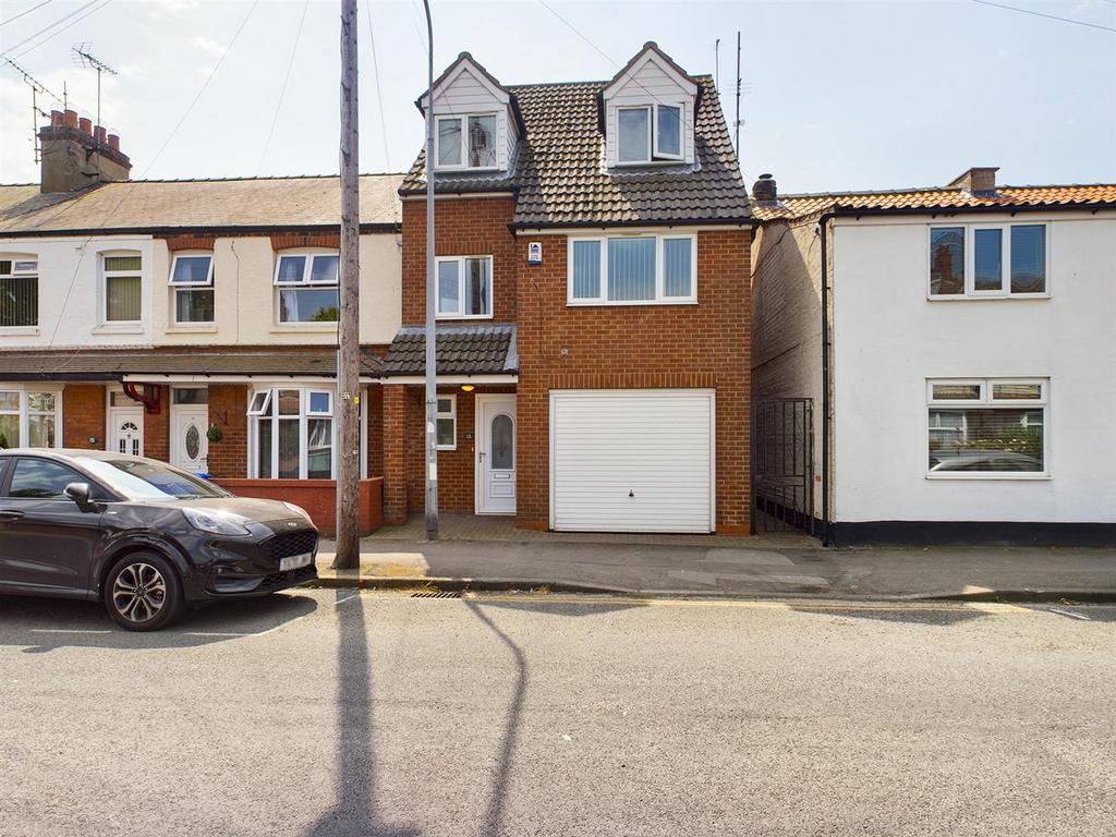 Brett Street, Bridlington 4 bed link detached house for sale £189,950
