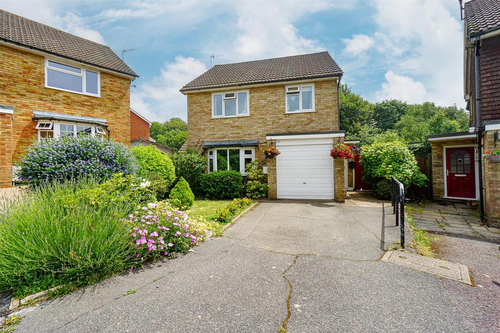 Heathfield Close, Hastings 4 bed detached house for sale £425,000
