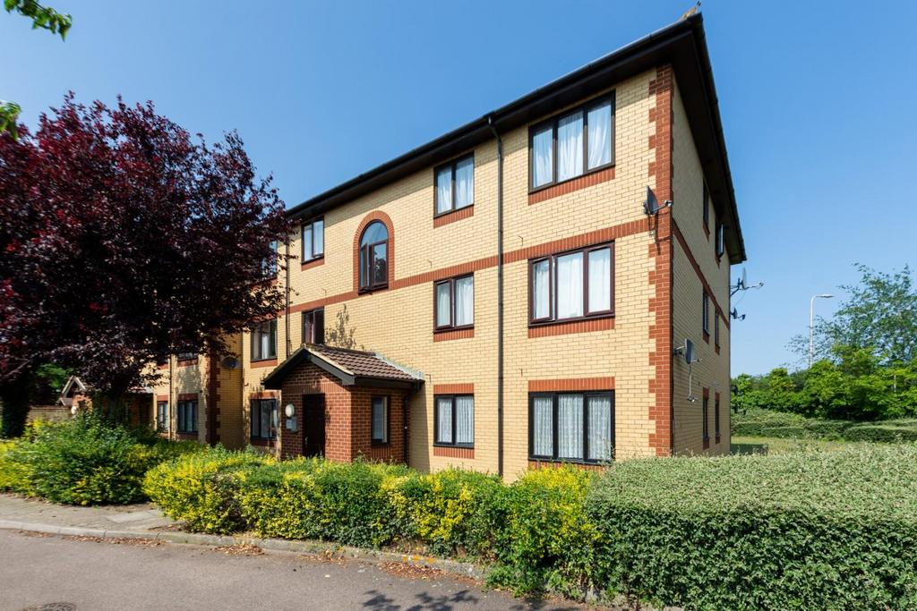 Sidmouth Court, Churchill Close, Dartford 1 bed house for sale £150,000