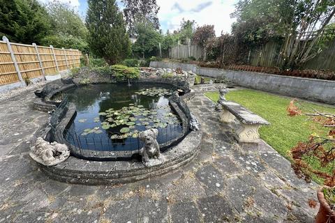 4 Oakbank, Hutton, Brentwood, CM13 1DN