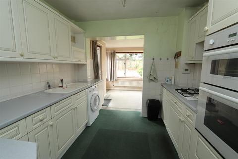 4 Oakbank, Hutton, Brentwood, CM13 1DN