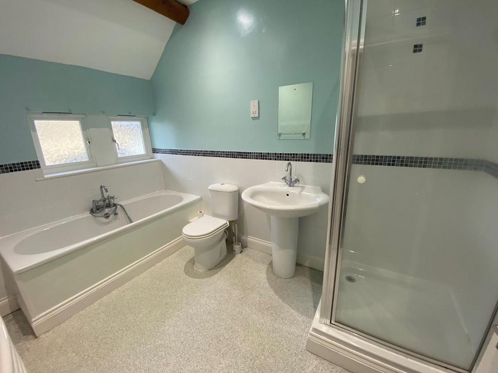 EN SUITE 1.jpg