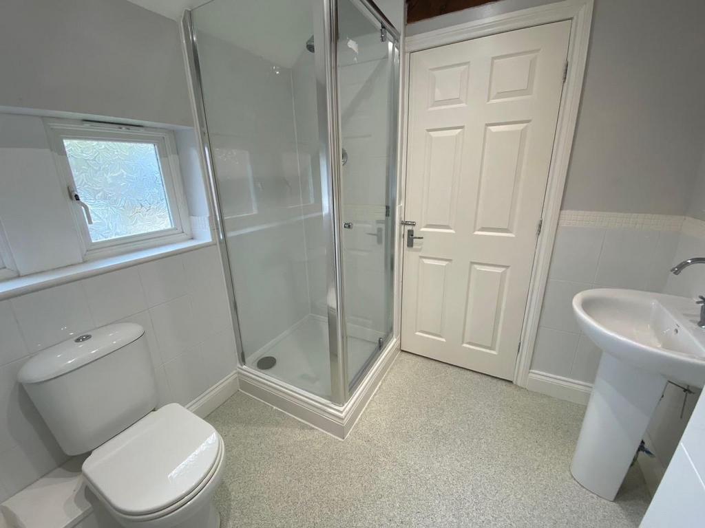 EN SUITE 2.jpg