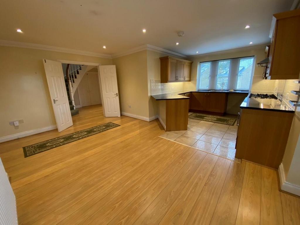 KITCHEN 2.jpg