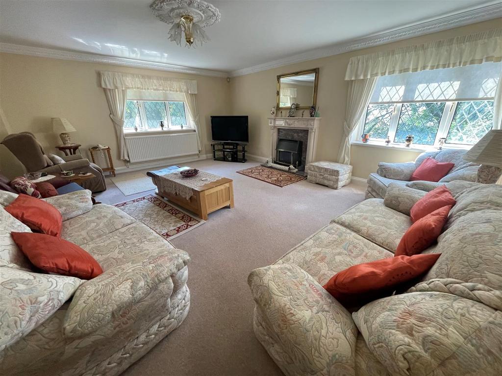 Tegfynydd, Swiss valley, Llanelli 4 bed detached house for sale £375,000