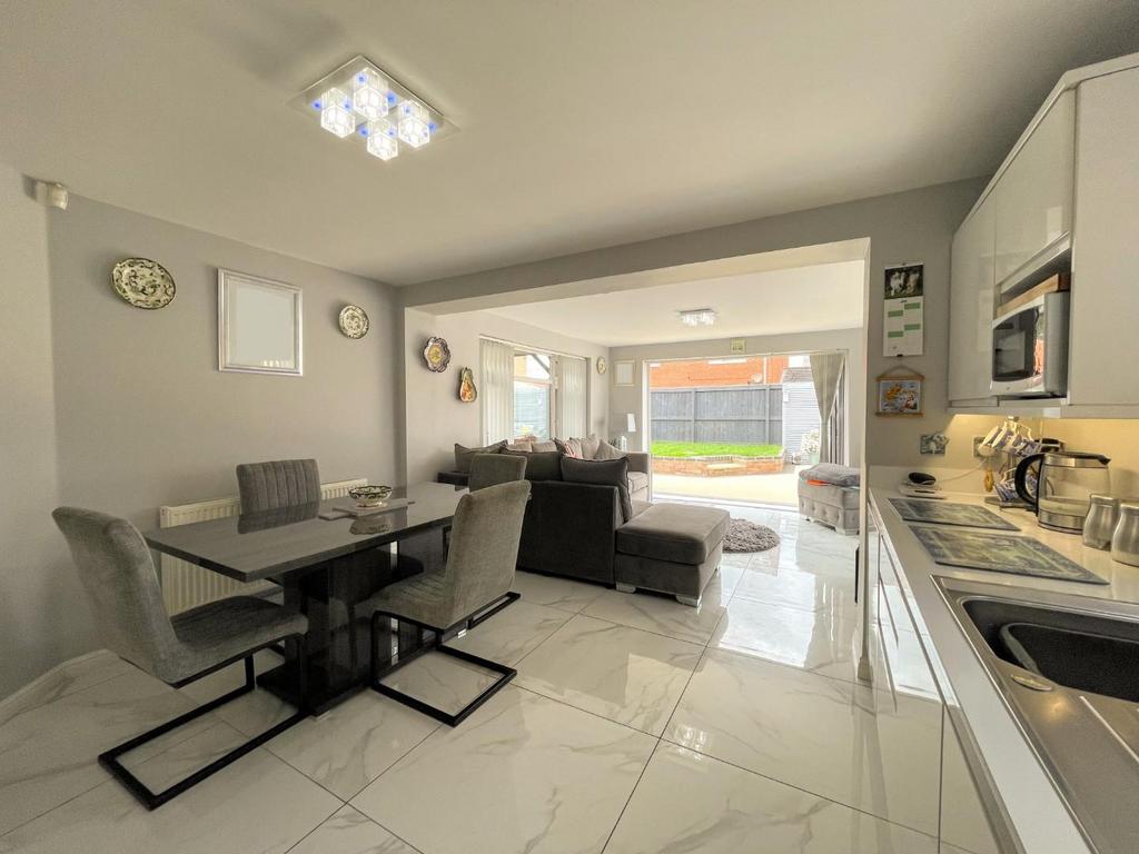 Kitchen/diner/family room