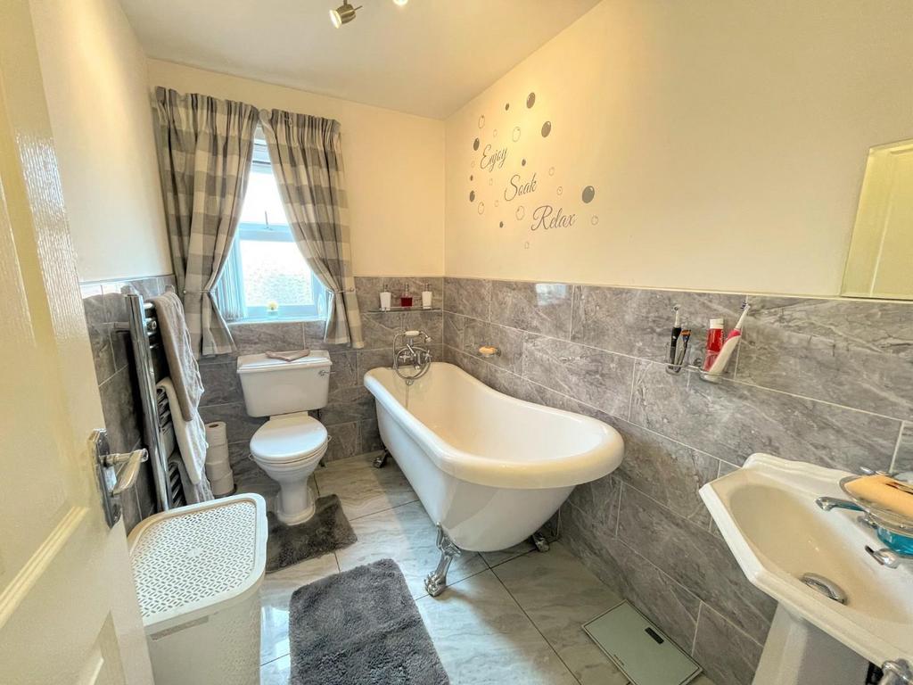 Family bathroom/w.c.