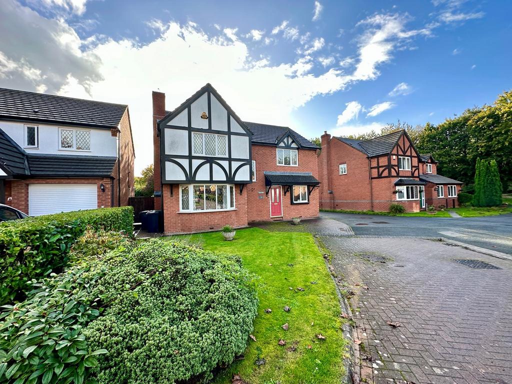 Auden Crescent, Ledbury, HR8 4 bed detached house for sale £495,000