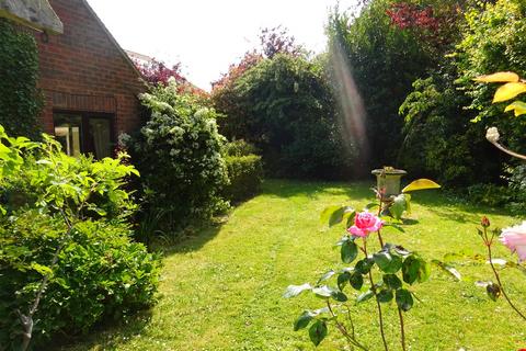 77 Copperfields, Lydd, Romney Marsh, TN29 9UU