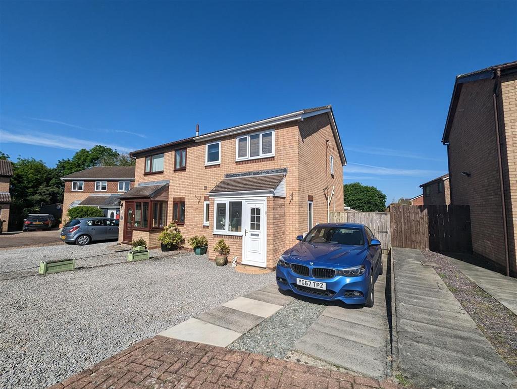 Yarrow Court, Newton Aycliffe 3 bed semidetached house for sale £140,000