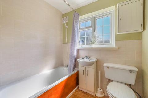 27 Scott Close, Epsom, KT19 9NY