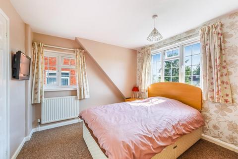 27 Scott Close, Epsom, KT19 9NY