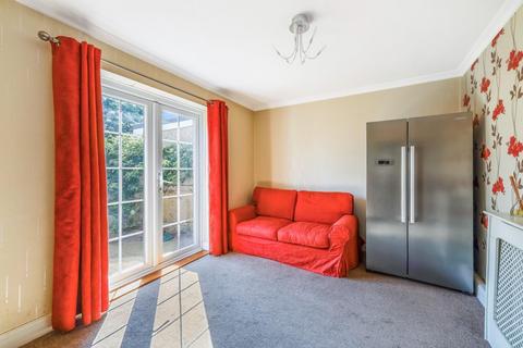 27 Scott Close, Epsom, KT19 9NY