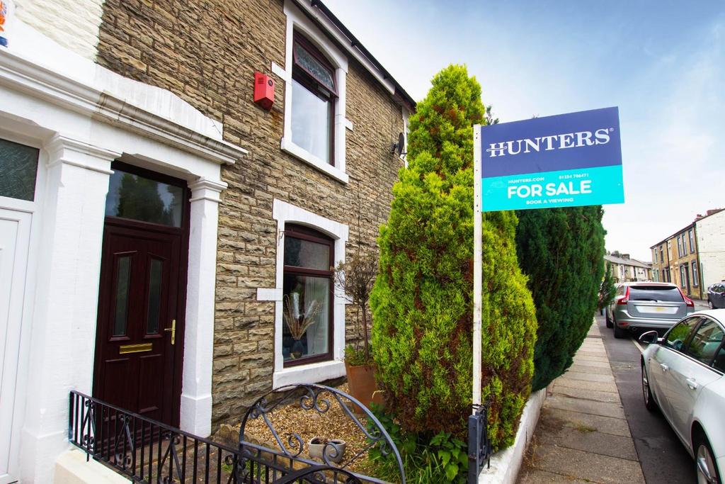 Dove Lane, Darwen, BB3 1EA 2 bed terraced house for sale £85,000