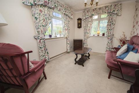 4 bedroom semi-detached house for sale - Dove Bank Road, Little Lever, Bolton