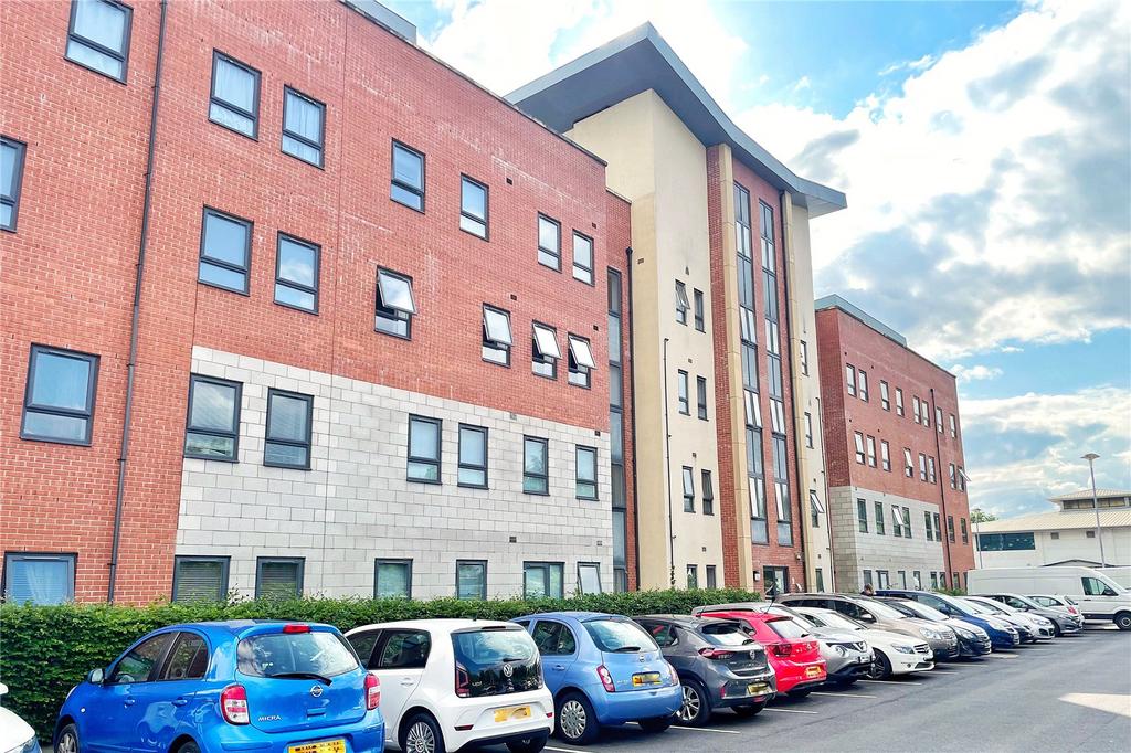 Victoria Avenue East, Blackley, Manchester, Greater Manchester, M9 2 bed apartment for sale £
