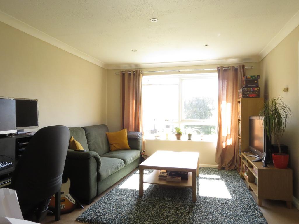 Chepstow Rise, Croydon, Surrey, CR0 1 bed apartment £1,250 pcm (£288 pw)