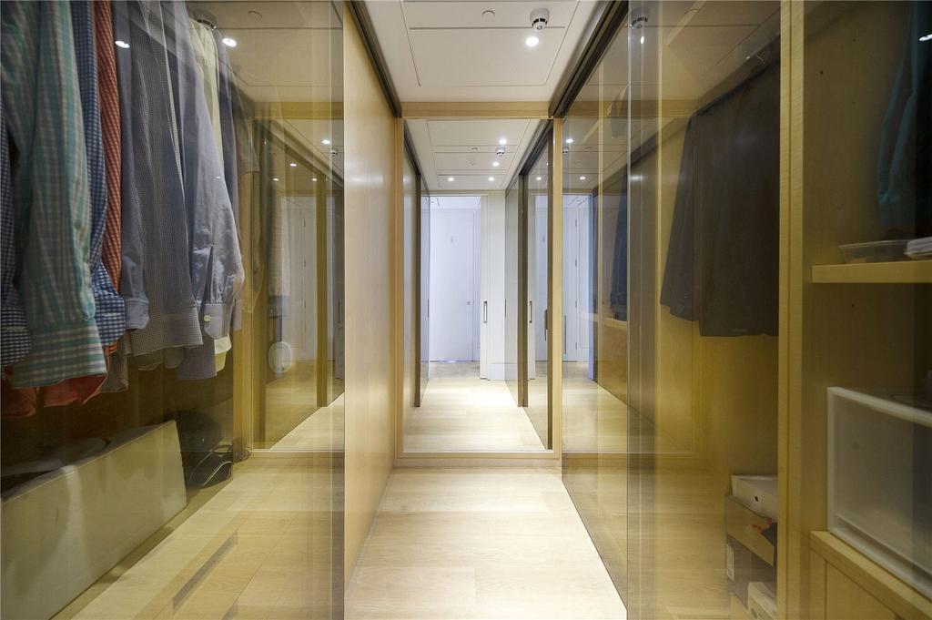 Walk-In Wardrobe