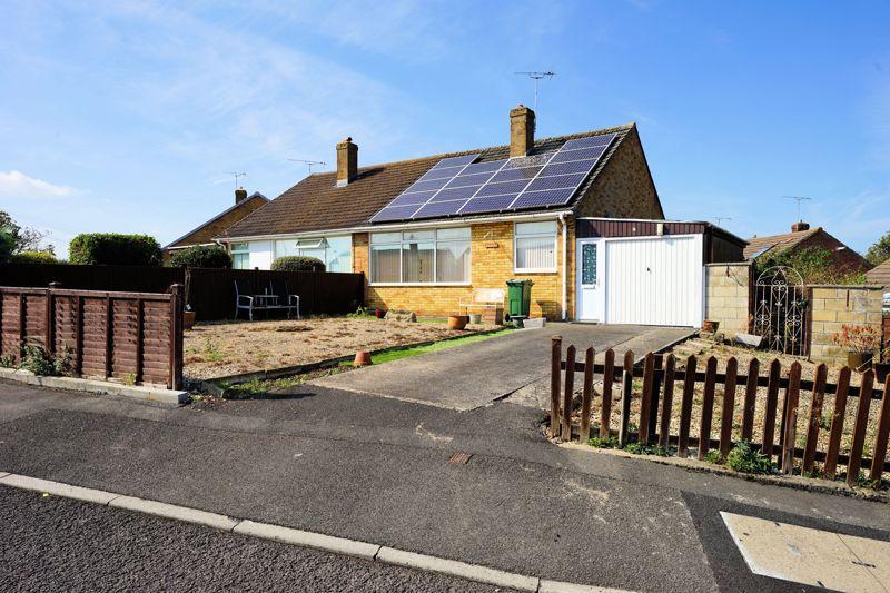 Moorfields Road, Nailsea BS48 2 bed semidetached bungalow for sale £