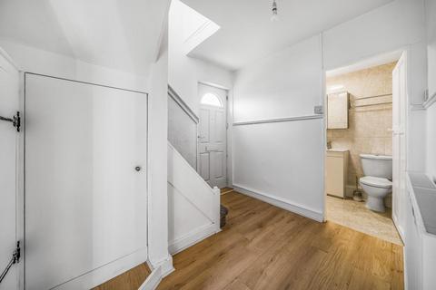 33 Winchcomb Gardens, London, SE9 6NU