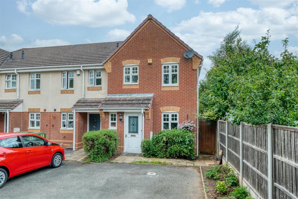 Valencia Road, The Oakalls, Bromsgrove, B60 2SA 3 bed end of terrace
